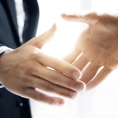 que-buscar-en-un-socio-comercial-scaled